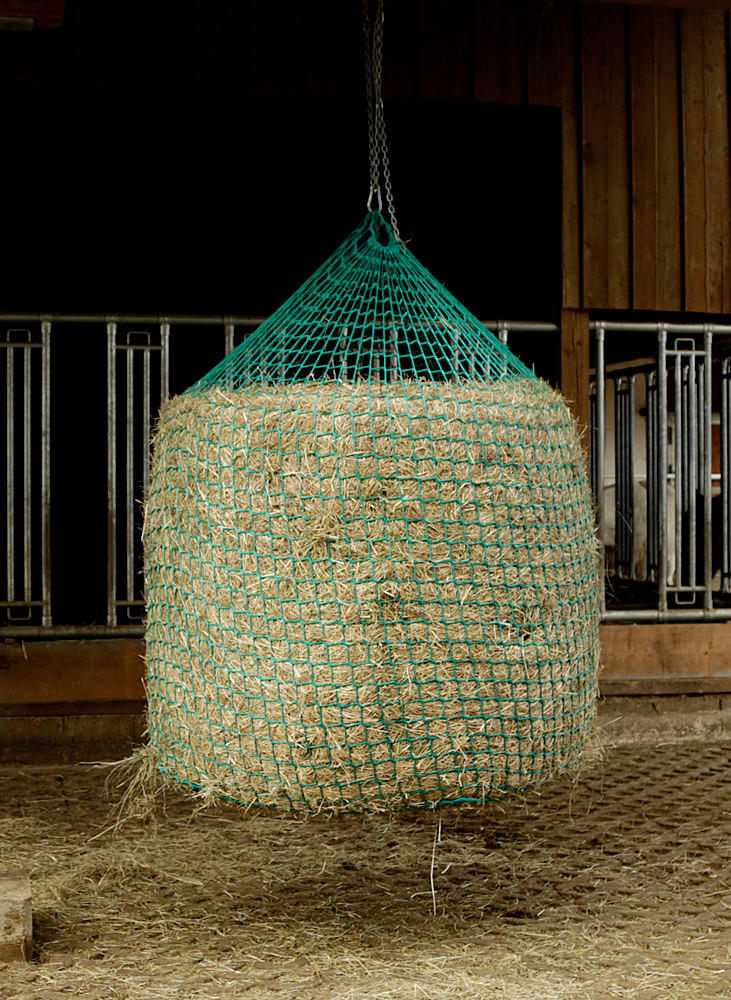 Filet à foin pour balles rondes – suspendu