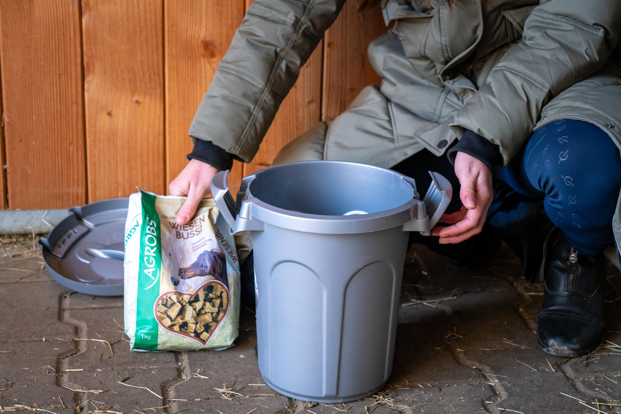 Kerbl Conteneur à aliments Speedy, avec couvercle, 8 litres