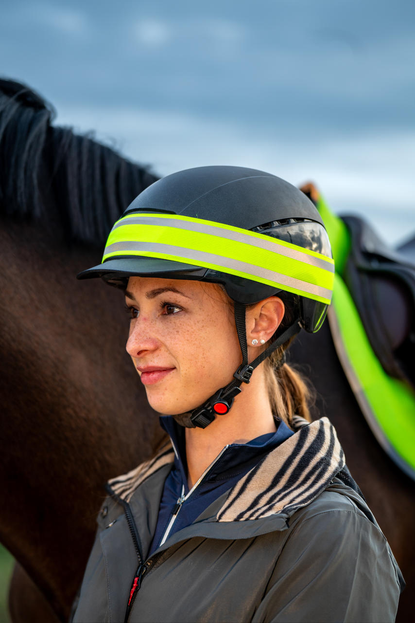 Bande réfléchissante pour casque d'équitation