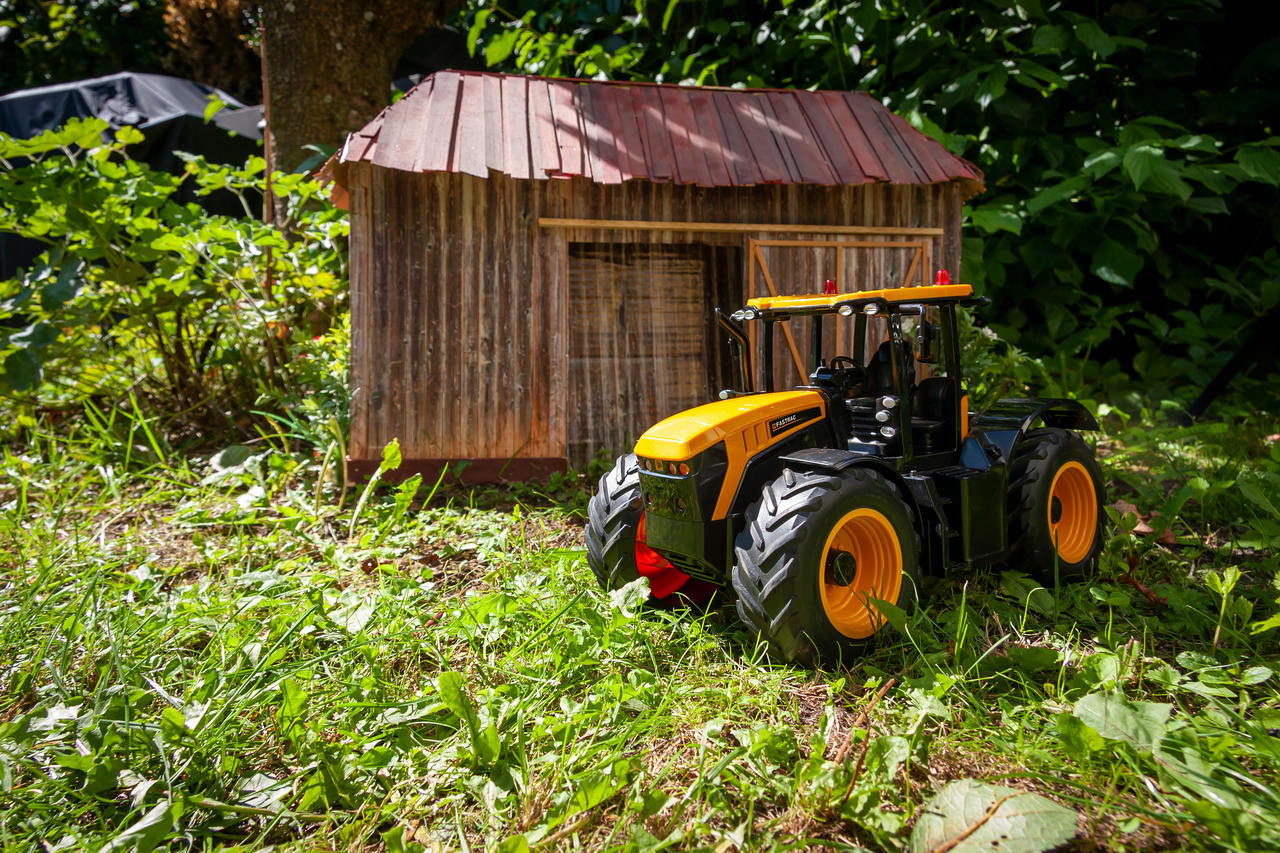 JAMARA Tracteur JCB Fastrac 1:16