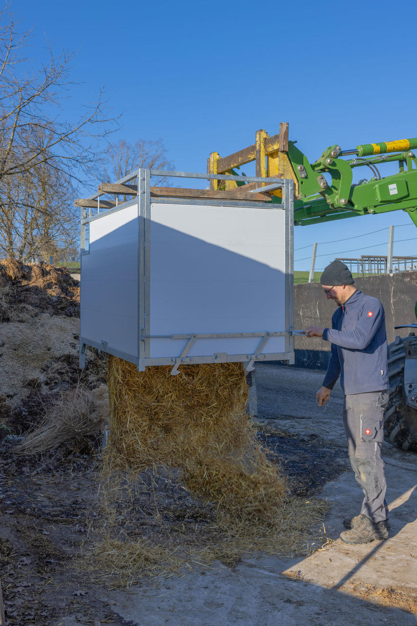 Kerbl Box à veaux Premium avec sol pivotant