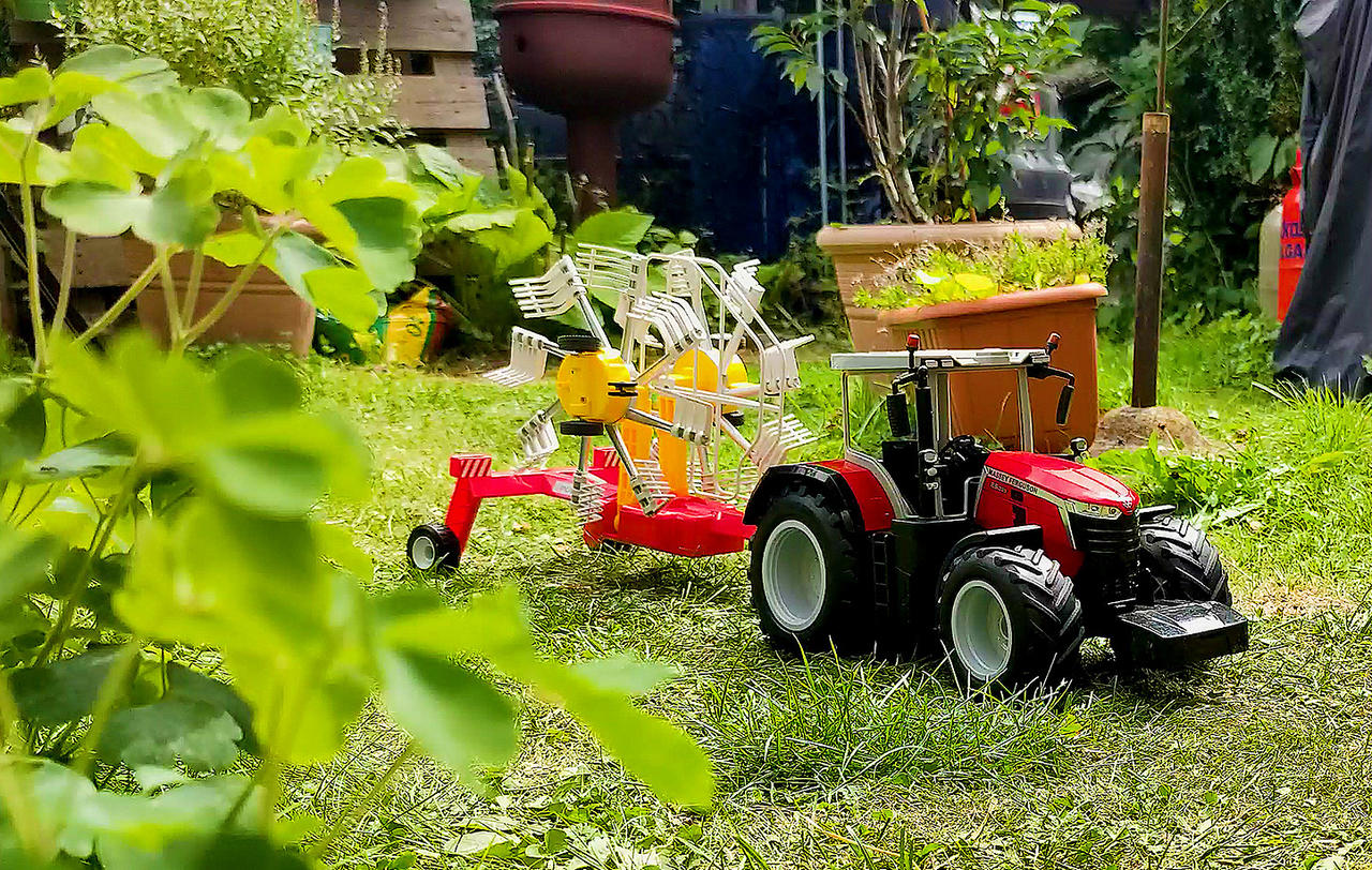 JAMARA Massey Ferguson 8S.285 1:16